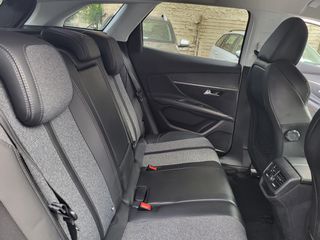 Peugeot 3008 2017-thumb-11