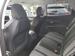 Peugeot 3008 2017-thumb-9