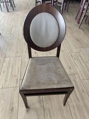 Πωλούνται καρέκλες και τραπέζια εστίασης