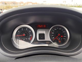 Renault Clio 2009 1.2 16V TCE RIPCURL-thumb-9