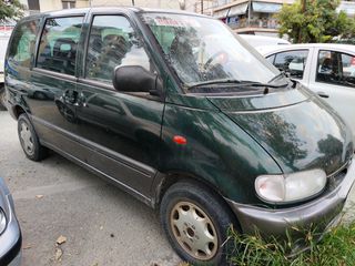 Nissan Serena 1998