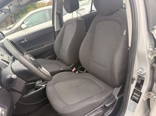 Hyundai i 20 2012-thumb-9