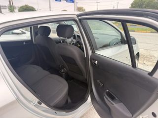 Hyundai i 20 2012-thumb-25