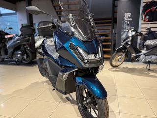 Kymco Sky Town 125 2025 Top Case-thumb-1