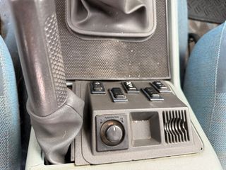 Land Rover Discovery 1993-thumb-20