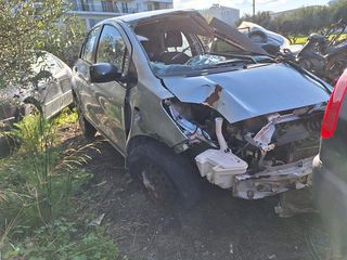 Toyota Yaris 2011-thumb-2