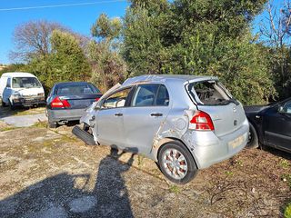 Toyota Yaris 2011-thumb-4