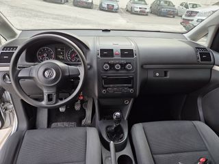 Volkswagen Touran 2012-thumb-6