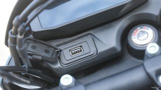 CFmoto 2026 DUAL 250 2026 ΜΕ ΔΩΡΟ ΤΗΝ ΤΑΞΙΝΟΜΗΣΗ ΚΑΙ ΒΑΛΙΤΣΑ SHAD-thumb-10