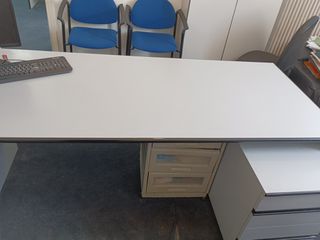 Γωνιακό επαγγελματικό γραφείο-thumb-2