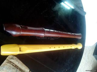 Φλογέρες δύο κομμάτια HOHNER εποχής 1960 70 γνήσιες Γερμανία  η μία ξύλινη  Αν θέλετε δεστε ολες τις αγγελίες μου κάτω από το  όνομα μου ευχαριστώ για τον χρόνο σας