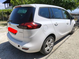 Opel Zafira 2016