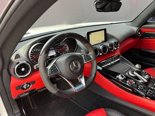 Mercedes-Benz AMG GT 2017-thumb-16