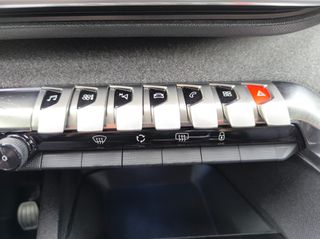 Peugeot 3008 2018 1.5 BLUEHDI 130 ALLURE-thumb-18