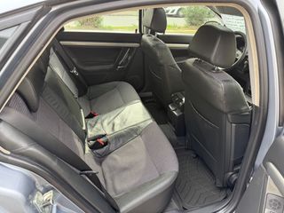 Opel Vectra 2005 2.0 TURBO GTS-thumb-25