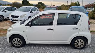 Daihatsu Sirion 2008-thumb-4