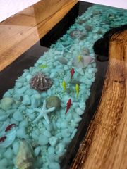 Βοηθητικό τραπεζάκι με ξύλο δρυός και υγρό γυαλί