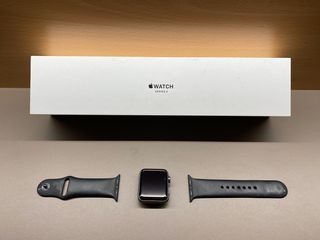 Apple Watch Series 3 (42mm, GPS) – Πλήρες πακέτο