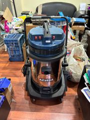 Επαγγελματική σκούπα υγρών & στερεών