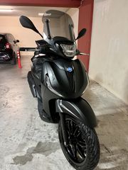 Piaggio Beverly 400 2024 Beverly 400 hpe Deep Black