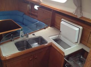Jeanneau 2000 Sun Odyssey 37-thumb-3