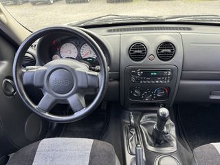 Jeep Cherokee 2005-thumb-11