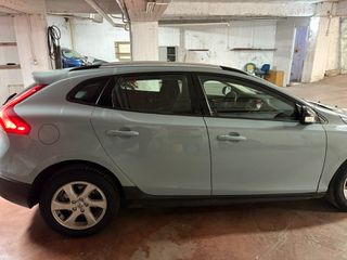 Volvo V40 Cross Country 2018-thumb-1