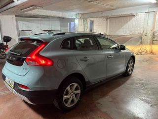 Volvo V40 Cross Country 2018-thumb-4