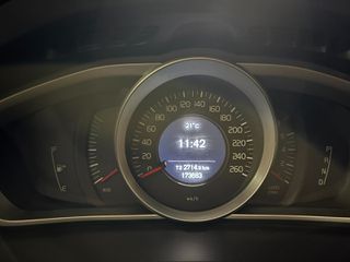 Volvo V40 Cross Country 2018-thumb-6