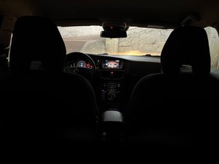 Volvo V40 Cross Country 2018-thumb-8