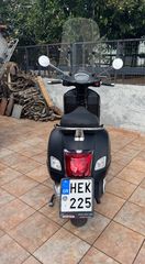 Vespa GTS Super Tech 300 2023-thumb-5