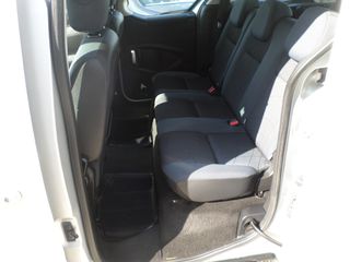 Peugeot Partner 2011-thumb-7