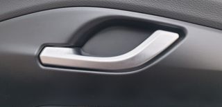 ΧΕΡΟΥΛΙΑ ΧΡΩΜΙΟΥ ΕΜΠΡΟΣ ΠΟΡΤΑΣ ΟΔΙΓΟΥ HYUNDAI I30 2017-2022 ORIGINAL ΣΑΝ ΚΑΙΝΟΥΡΙΟ ΑΠΟΣΤΟΛΗ ΣΕ ΟΛΗ ΤΗΝ ΕΛΛΑΔΑ