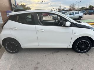 Toyota Aygo (X) 2016 1.0 X-Wave-thumb-2