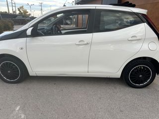 Toyota Aygo (X) 2016 1.0 X-Wave-thumb-6