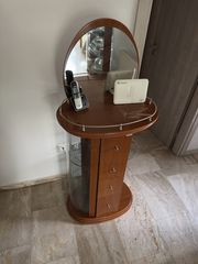 Ξύλινη βιτρίνα με καθρέφτη – Casa Di Patsi