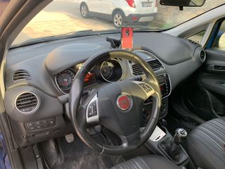 Fiat Punto Evo 2012-thumb-4