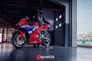 Honda CBR 600RR 2026 2026-thumb-1