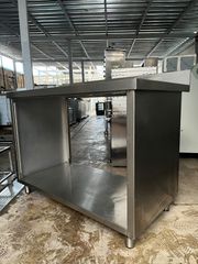 Ερμάριο ανοιχτο , με δύο πλευρές ανοιχτές , Διαστάσεις: 122x56x97cm , Ανασήκωμα: 10cm