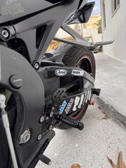 Honda CBR 1000RR 2012-thumb-7