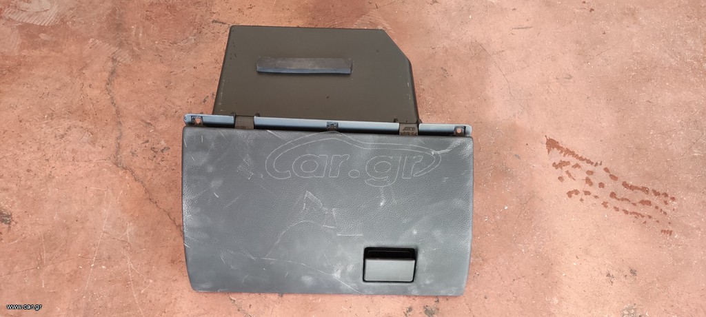 Ντουλαπάκι Opel astra G