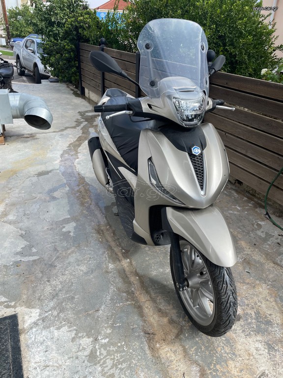 Piaggio Beverly 300i 2022 HPE