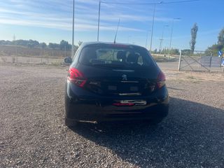 Peugeot 208 2018-thumb-6