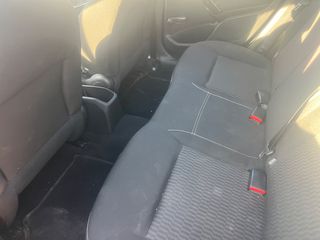 Peugeot 208 2018-thumb-8