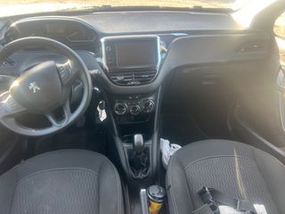 Peugeot 208 2018-thumb-10