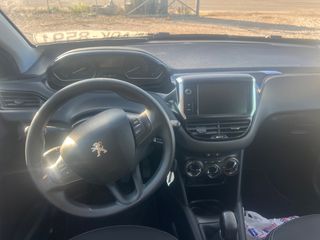 Peugeot 208 2018-thumb-11