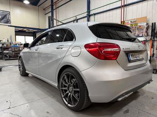 Mercedes-Benz A 180 2014-thumb-4