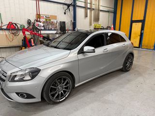 Mercedes-Benz A 180 2014-thumb-7