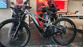 Downhill - Enduro - Trail Giant 2023 TRANCE E     ELECTRIC E BIKE-thumb-1