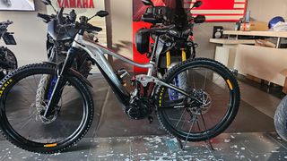 Downhill - Enduro - Trail Giant 2023 TRANCE E     ELECTRIC E BIKE-thumb-2